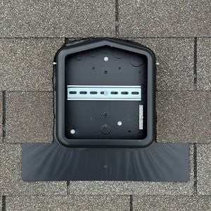 Soladeck 0999 Outdoor Pass-thru Enclosure (Black) Image