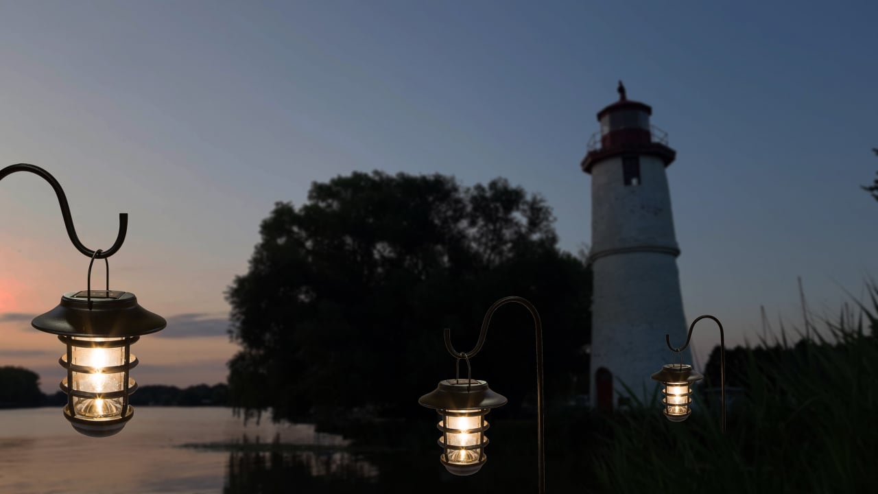 Classy Caps Nottingham Solar Hanging Coach Light — image 8
