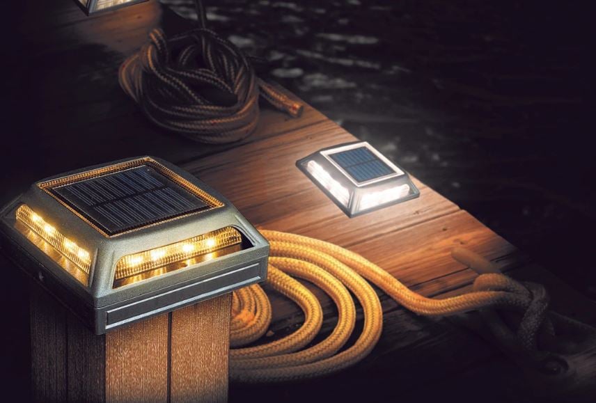 Classy Caps Muskoka Universal Dock/Deck Light (Black) — image 3