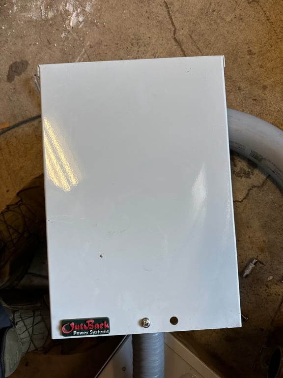 Outback PV Combiner/Disconnect PSPV — image 2