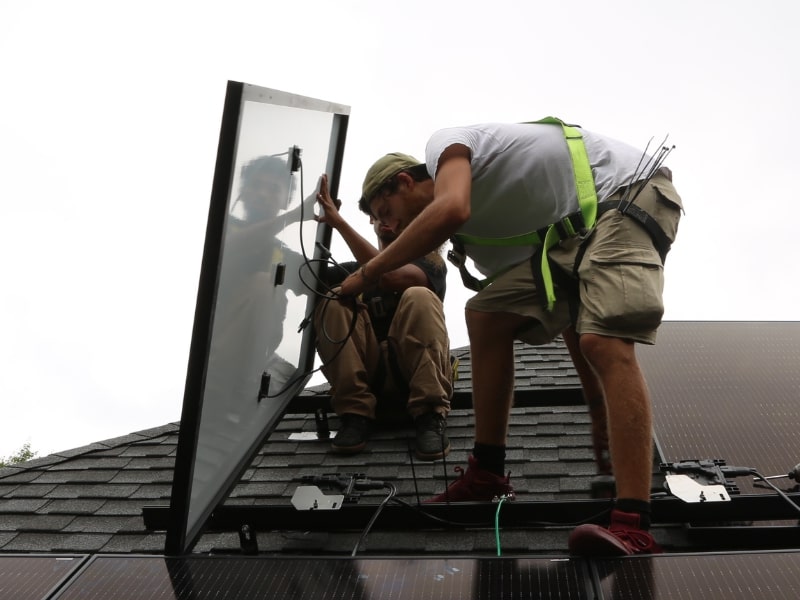 connecting solar panels